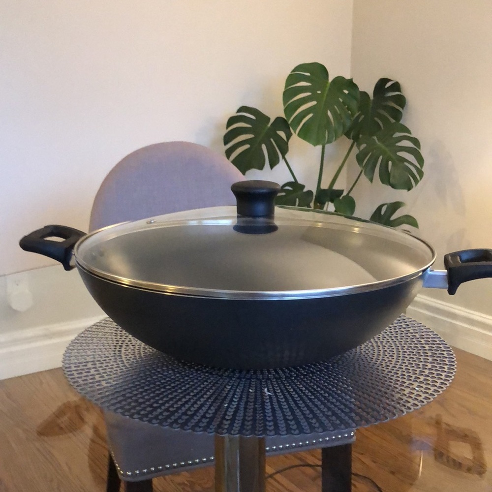 T-Fal Jumbo Wok with Lid -14 inch